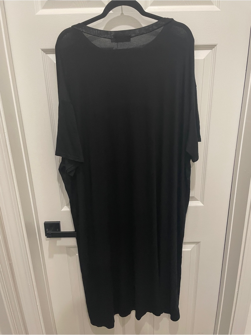 PrettyLittleThing Black Oversized Midi T-Shirt Dress - Picture 7 of 8